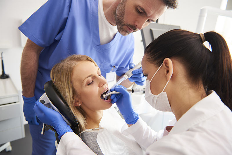 ¿Qué Aprenderás En El Curso De Asistente Dental De La Universidad ...