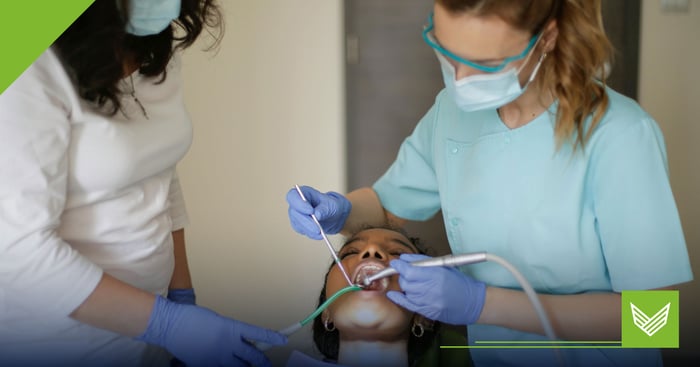 que hace un higienista dental